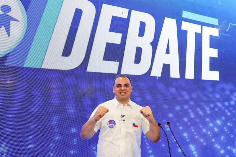 Roberto Cidade destaca segurança, concurso público e atendimento a pessoas com TEA em debate