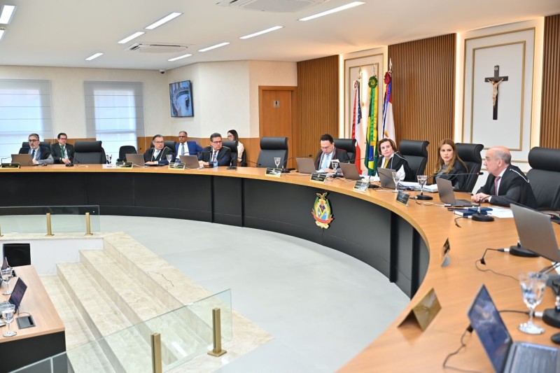 TCE-AM mantém multa de R$ 22 mil a ex-prefeito de Careiro por aumento de subsídios