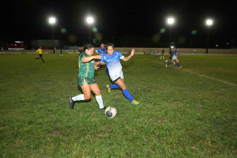 Futebol movimenta campos da sede e de áreas suburbanas de Parintins
