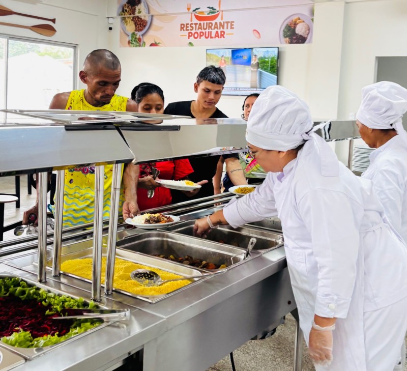 Restaurante Popular Tia Lili oferece 100 refeições gratuitas por dia em Parintins