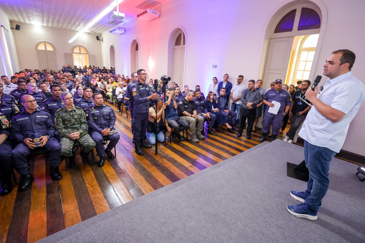 Roberto Cidade oficializa promoção de 316 policiais militares do Amazonas