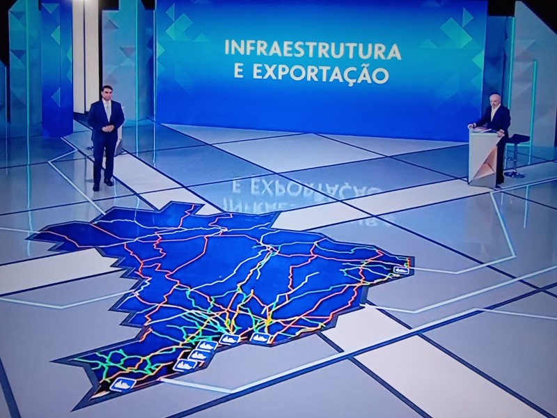 Lula e Flávio Bolsonaro trocam acusações e confrontam propostas no último debate da Globo