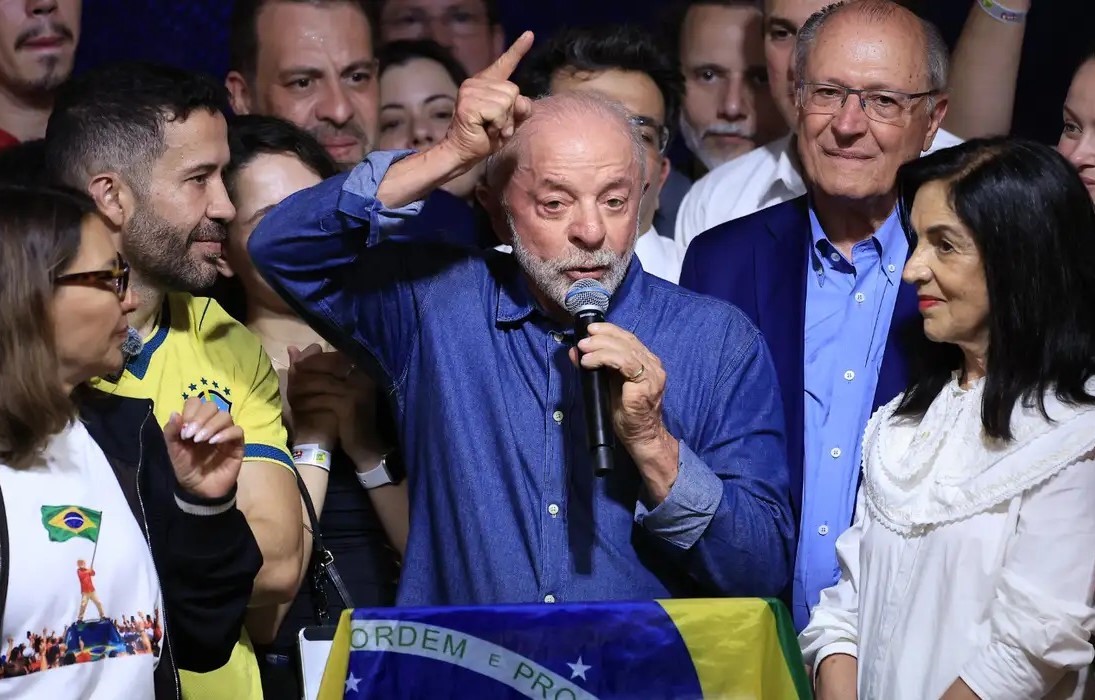 “Vamos mudar o jeito de governar este país”, diz Lula