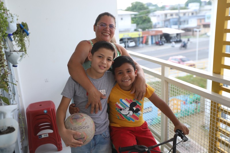Moradia segura transforma a rotina dos pequenos que integram famílias reassentadas pelo Prosamin+