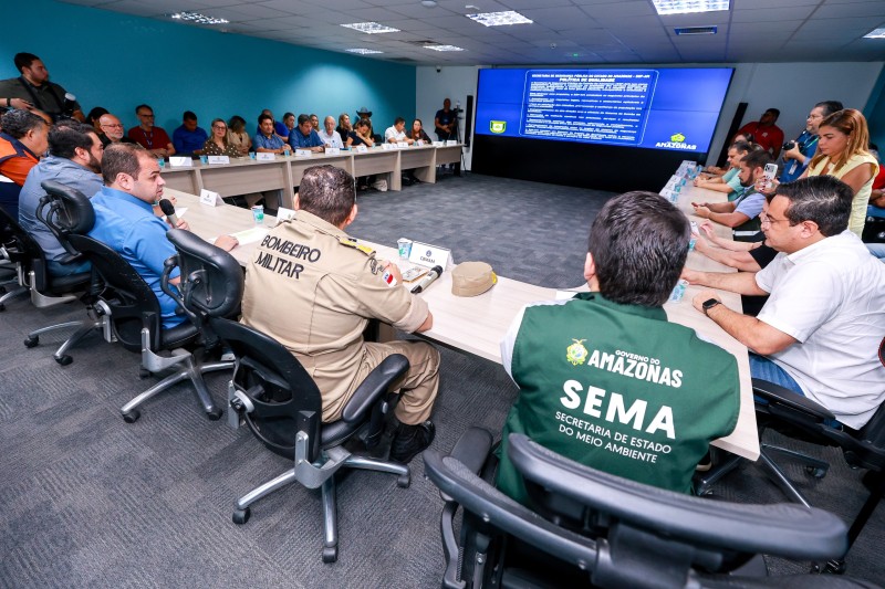 Governador Roberto Cidade reforça atuação estadual no combate às queimadas no Amazonas