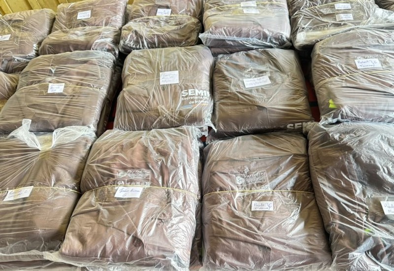 Prefeitura de Parintins entrega equipamentos para servidores da Secretaria de Infraestrutura