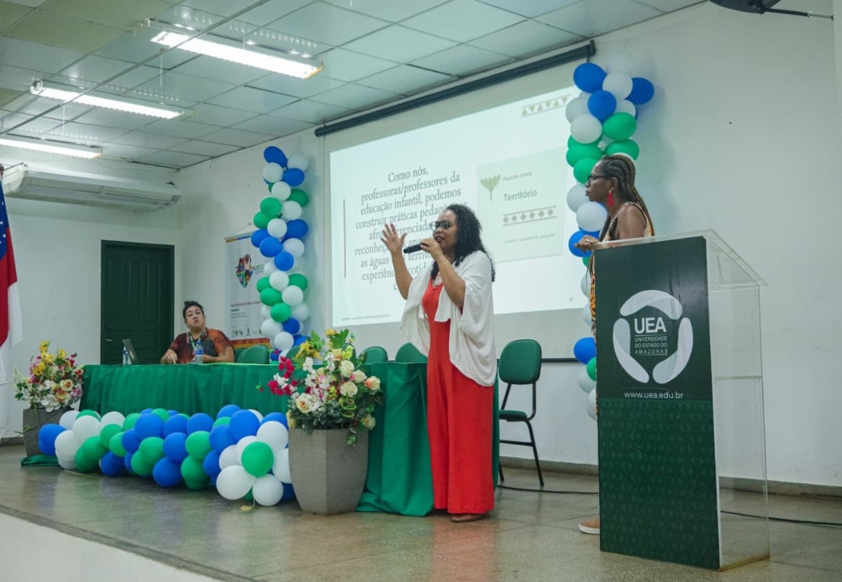 Formação pedagógica mobiliza mais de 450 profissionais da rede municipal