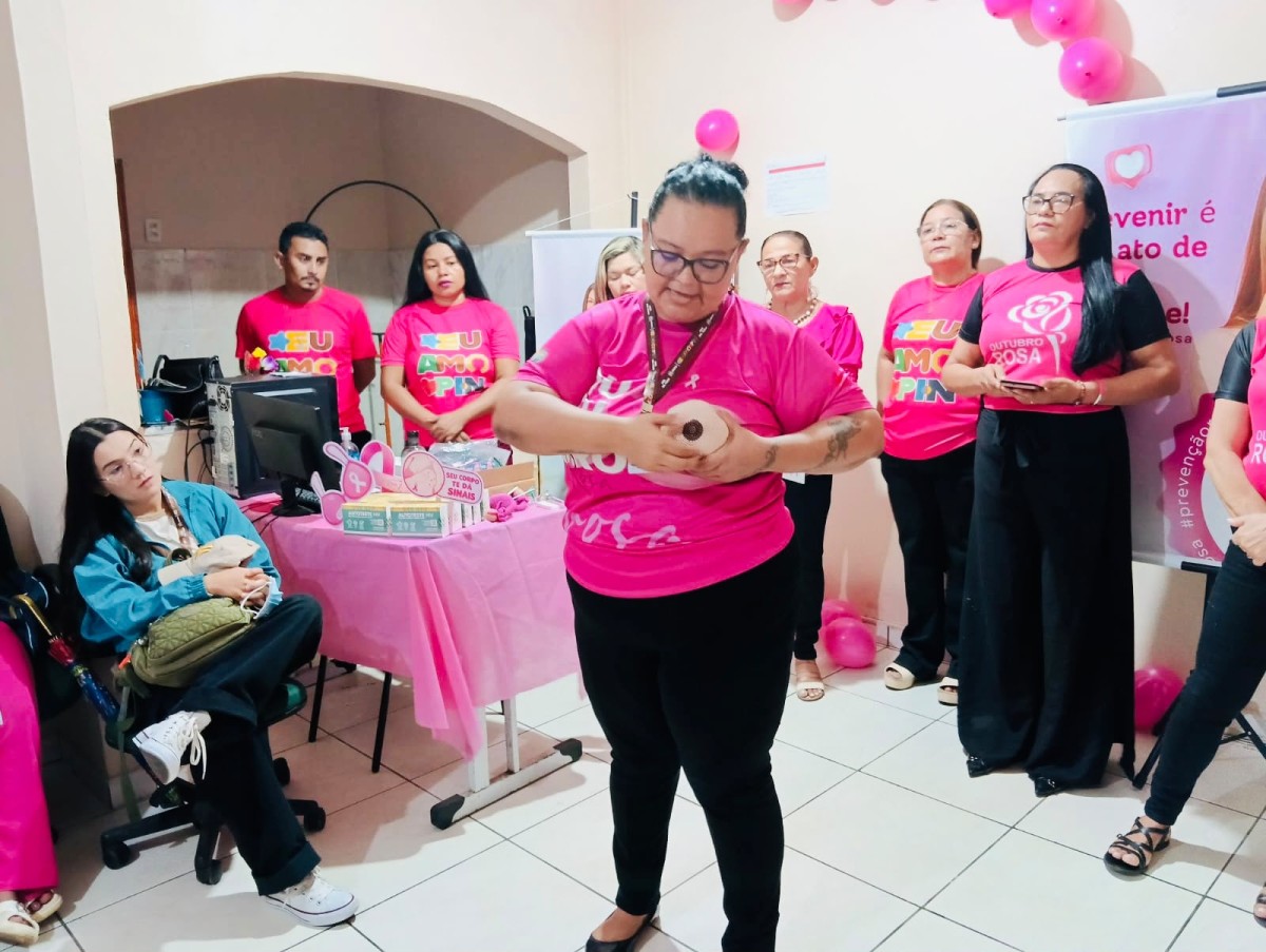 Mulheres da zona rural participam de ação Outubro Rosa no CAD Único