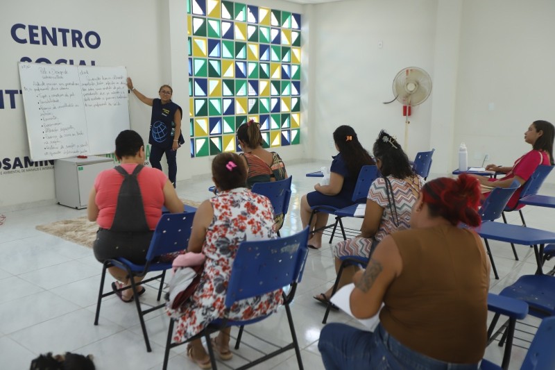 UGPE promove curso na área da beleza voltado às beneficiárias do Prosamim para incentivar geração de renda