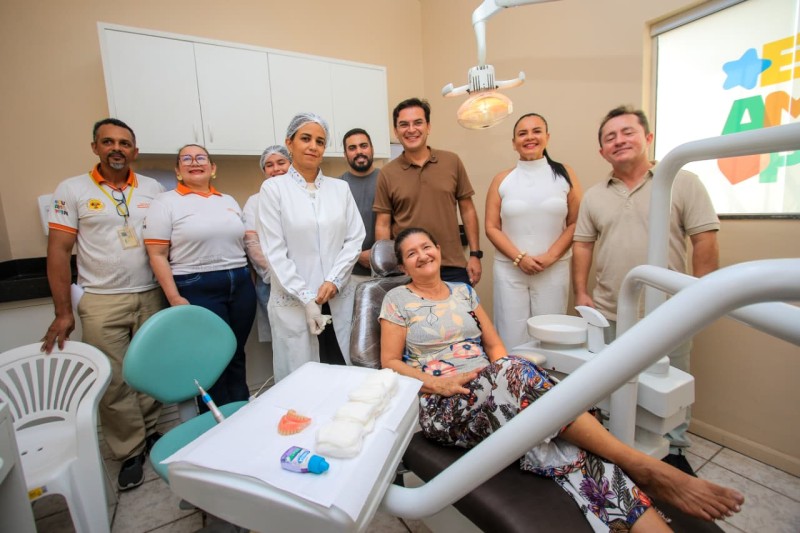 CEO de Parintins entrega 100 próteses dentárias e contabiliza mais de 34 mil procedimentos em 2025 e 2026