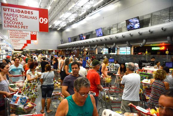 Mercado financeiro reduz projeção da inflação para 3,06% este ano Mercado financeiro reduz projeção da inflação para 3,06% este ano