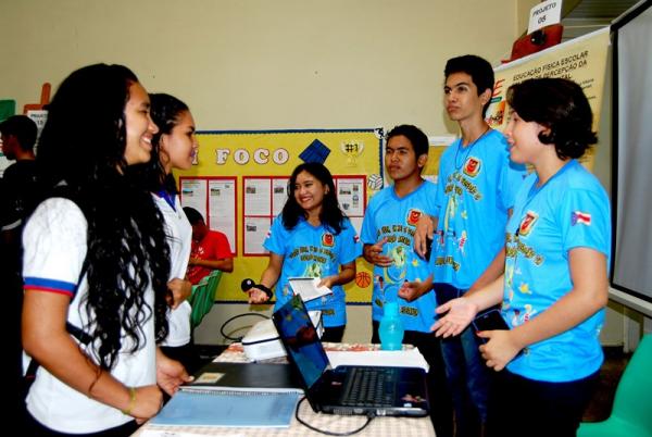 Cientistas juniores de Parintins apresentam projetos do “PCE de Portas Abertas”