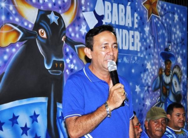 Babá Tupinambá publica nota para explicar a penhora do terreno do Caprichoso