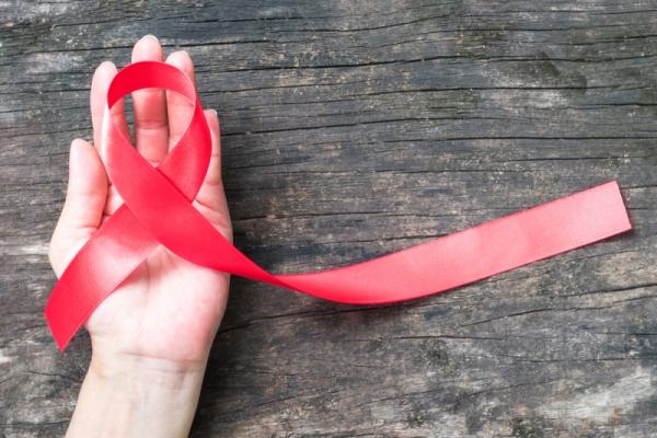 Dezembro Vermelho alerta para o combate a Aids