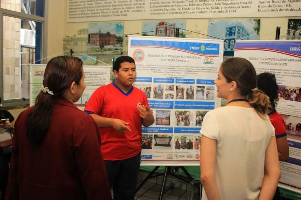 Jovens cientistas apresentam trabalhos desenvolvidos no Programa Ciência na Escola, da Fapeam