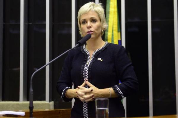 Governo Federal recorre ao STJ para garantir posse de Cristiane Brasil