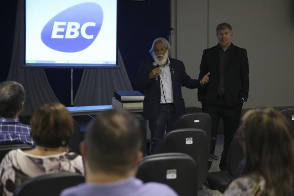 Especialista diz que sociedade precisa estar preparada para viver com menos água Especialista diz que sociedade precisa estar preparada para viver com menos água