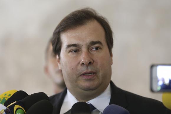 Maia diz que ainda não decidiu se vai retirar reforma da Previdência da pauta Maia diz que ainda não decidiu se vai retirar reforma da Previdência da pauta
