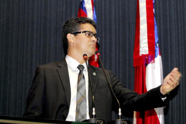 David Almeida redefine blocos partidários na Aleam para 2018 David Almeida redefine blocos partidários na Aleam para 2018