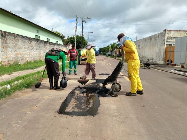 Tapa-buraco já recuperou vias comprometidas em mais de sete bairros Tapa-buraco já recuperou vias comprometidas em mais de sete bairros