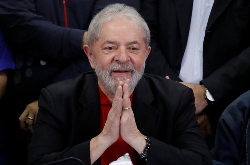 Supremo Tribunal Federal adia julgamento e proíbe prisão de Lula até o dia 4