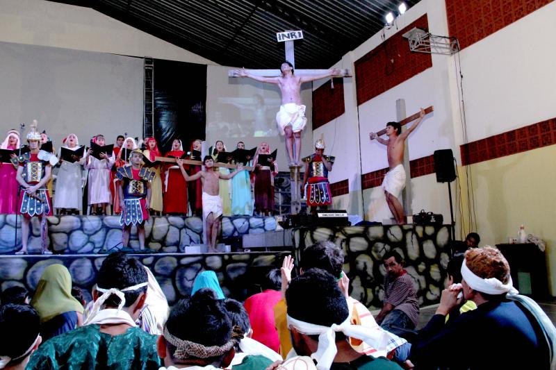 “A cruz que nos traz liberdade” é tema do espetáculo Paixão de Cristo 2018 da Igreja Batista em Parintins