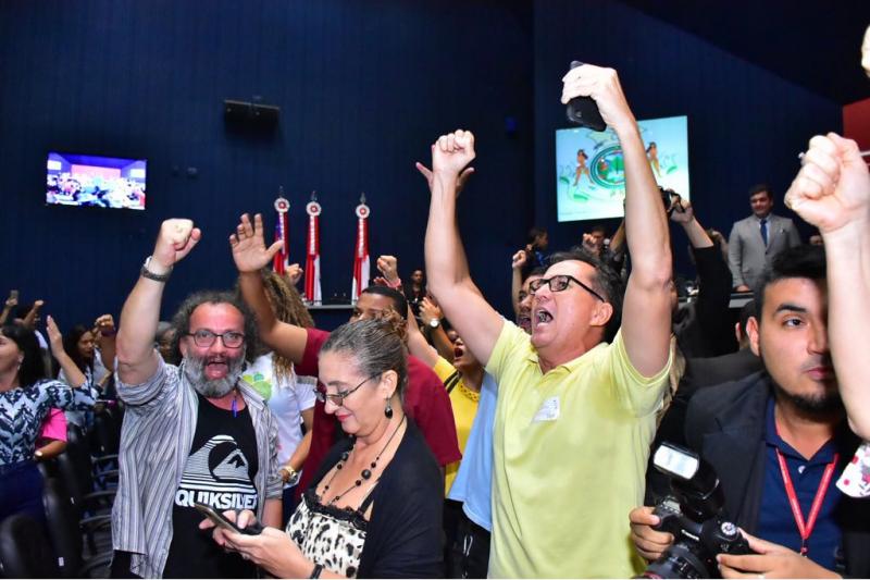 Aleam aprova reajuste dos professores e põe fim à greve Aleam aprova reajuste dos professores e põe fim à greve