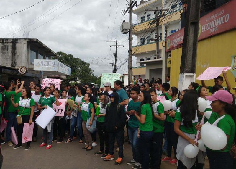 Falta de segurança na estrada de acesso ao IFAM em Coari é alvo de protesto de alunos