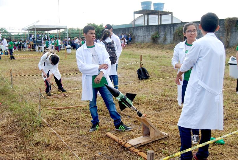Ifam de Parintins promove 5ª Mostra de Foguetes com 77 equipes participantes