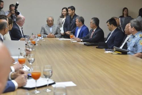 Amazonino recebe equipe americana para conhecer o sistema de segurança pública