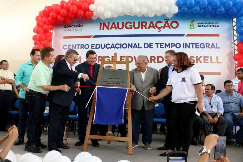 Amazonino inaugura primeiro CETI que atenderá 720 estudantes no município de Itacoatiara Amazonino inaugura primeiro CETI que atenderá 720 estudantes no município de Itacoatiara