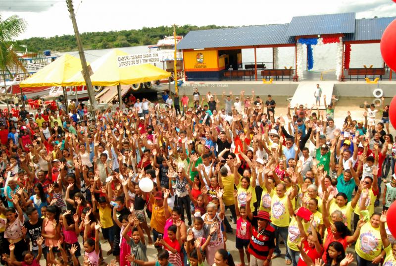 Moradores do Caburi fazem festa ao receber Porto Flutuante revitalizado e modernizado