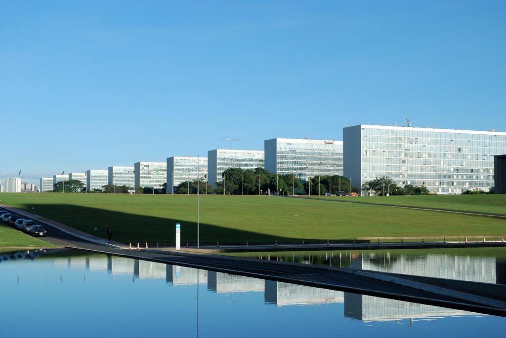 Governo Federal cria programa de R$ 13,5 bilhões para subsidiar diesel