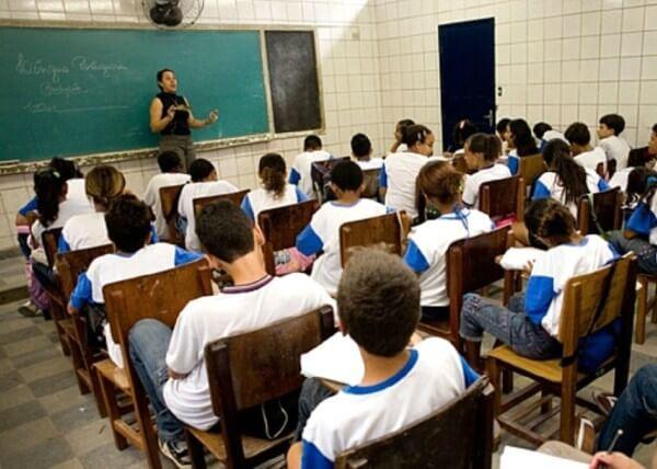 Educação pública de qualidade custaria até 5 vezes mais, diz estudo