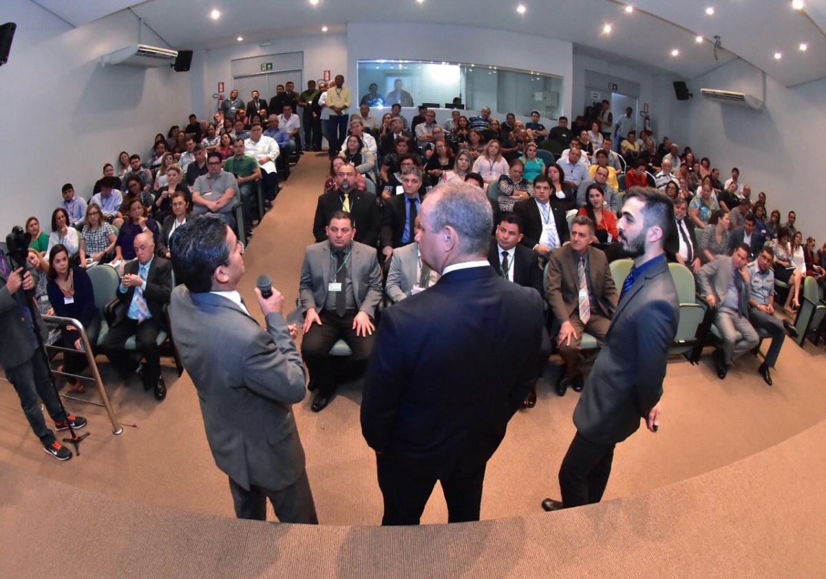 David Almeida anuncia projeto de digitalização de documentos da Assembleia