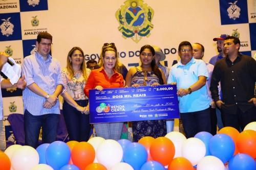 Empreendedores de Presidente Figueiredo recebem financiamentos do Renda Certa