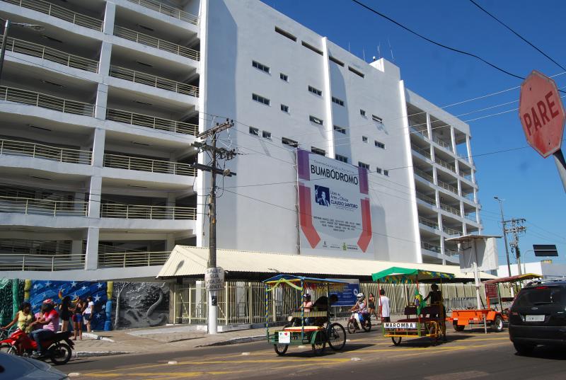 Na festa de 30 anos do Bumbódromo, Garantido e Caprichoso buscam mais um feito importante para a história dos bumbás