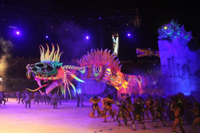 Caprichoso encerra Festival de Parintins confiante no bicampeonato Caprichoso encerra Festival de Parintins confiante no bicampeonato