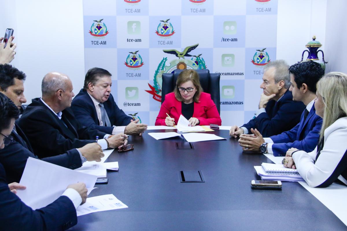 Gestores públicos multados pelo TCE poderão ser protestados em 72 cartórios do AM