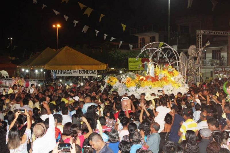 Procissão de Nossa Senhora do Carmo reúne 30 mil fieis em demonstração de graça e fé  Procissão de Nossa Senhora do Carmo reúne 30 mil fieis em demonstração de graça e fé