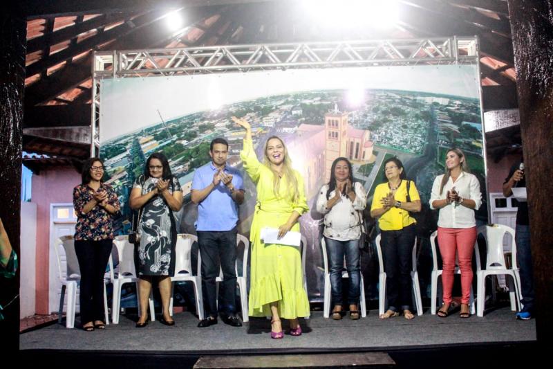 Nêga Alencar lança em Parintins pré-candidatura à deputada estadual