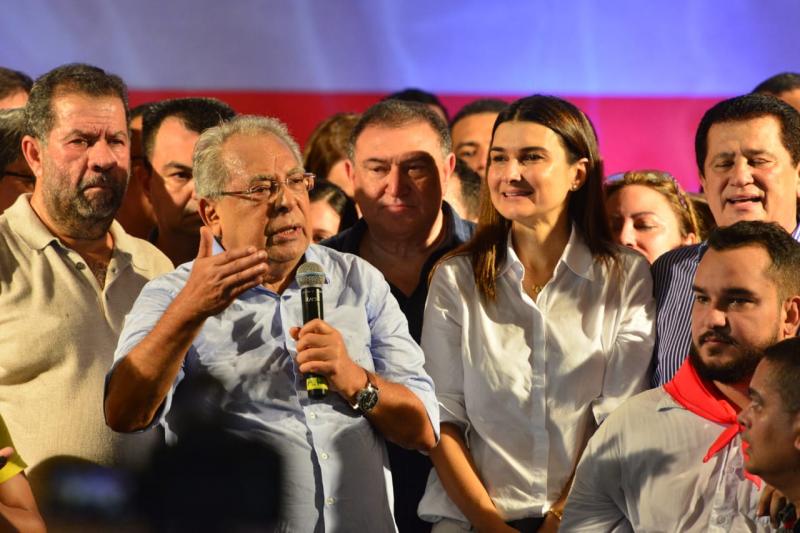 PDT oficializa candidatura de Amazonino Mendes à reeleição, e Rebecca Garcia é anunciada como vice