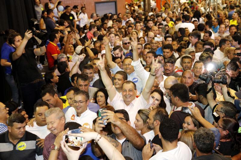 Com mais de 18 mil pessoas convenção homologa Omar Aziz e Arthur Bisneto na disputa pelo governo Com mais de 18 mil pessoas convenção homologa Omar Aziz e Arthur Bisneto na disputa pelo governo