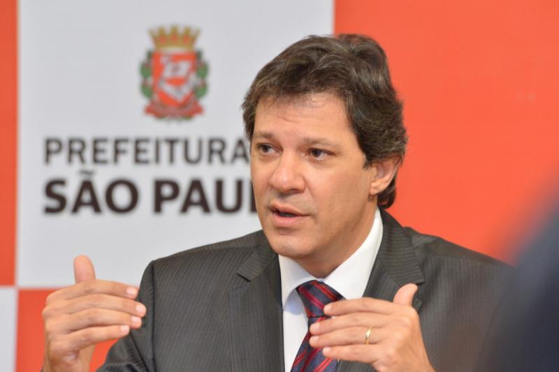 Com apoio de Lula, Haddad chega a 15% e divide liderança com Bolsonaro no limite da margem de erro, mostra XP/Ipespe Com apoio de Lula, Haddad chega a 15% e divide liderança com Bolsonaro no limite da margem de erro, mostra XP/Ipespe