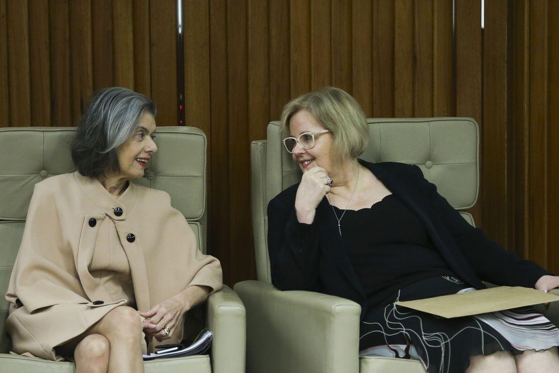 Ministras do STF conclamam mulheres a buscar igualdade pelo voto