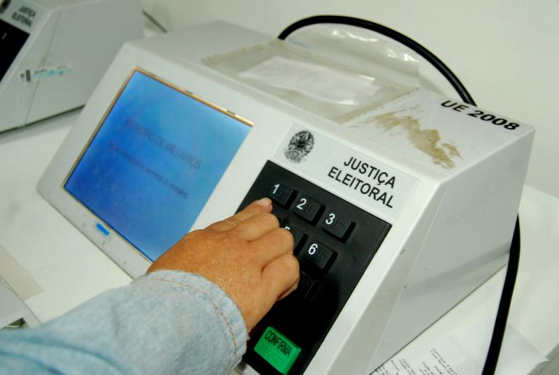  Candidatos a deputados estaduais por Parintins participam de debate na Ufam