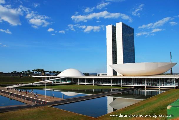 Decreto abre chance de terceirização no serviço público
