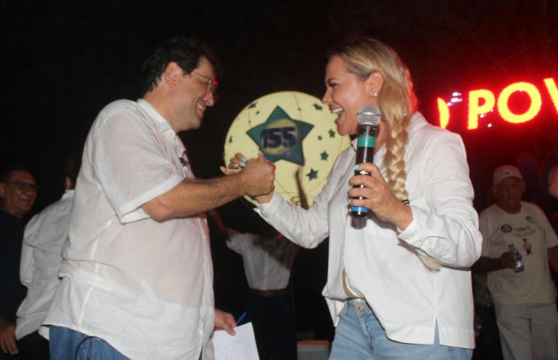 Em Parintins, Braga pede voto para Nêga Alencar à deputada estadual