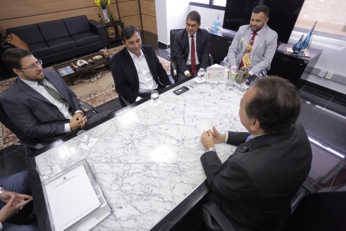 Wilson Lima faz visita de cortesia ao presidente do TJAM, Yedo Simões
