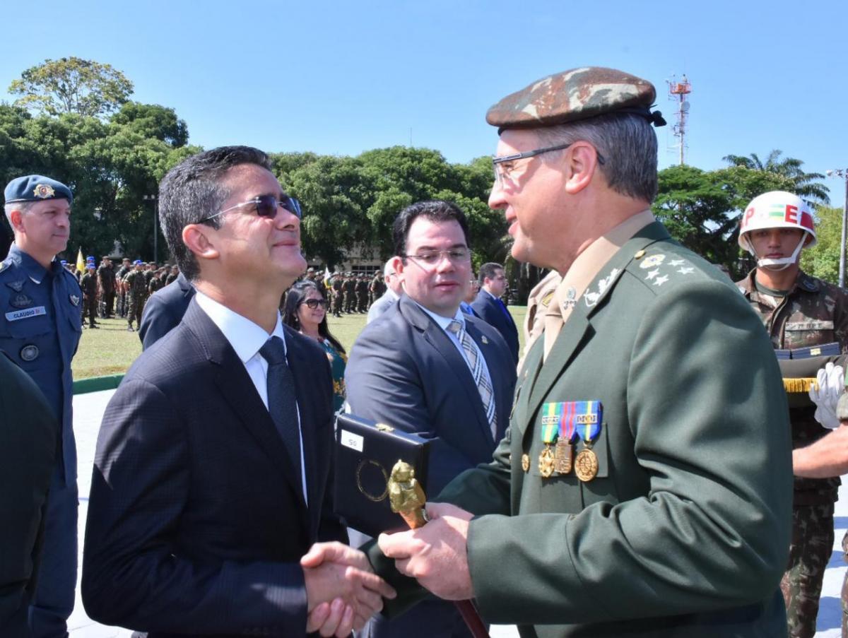 David é homenageado com medalha durante aniversário do CMA